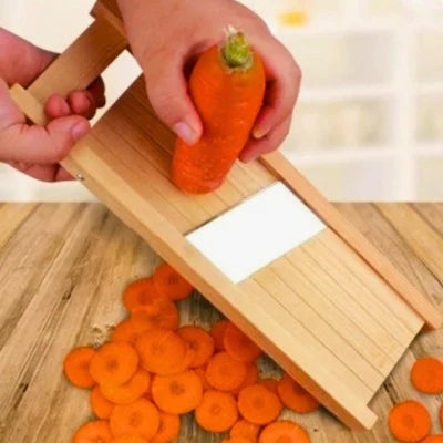 Mandoline-de-cuisine-carotte